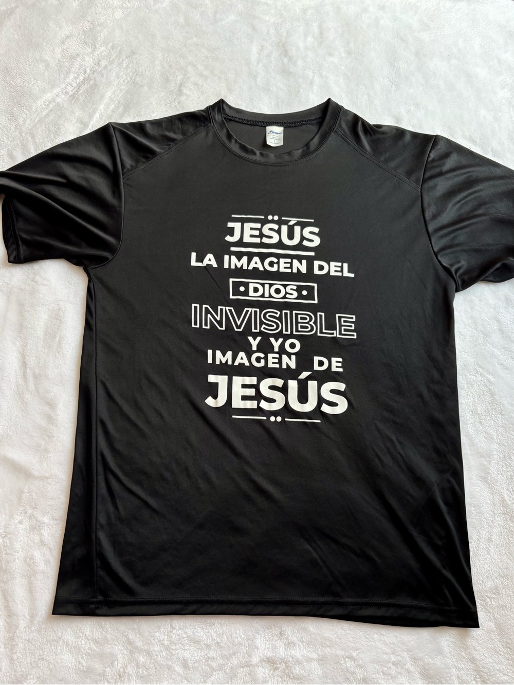 Camiseta Negra "Jesús La Imagen Del Dios Invisible" Graphic Tee